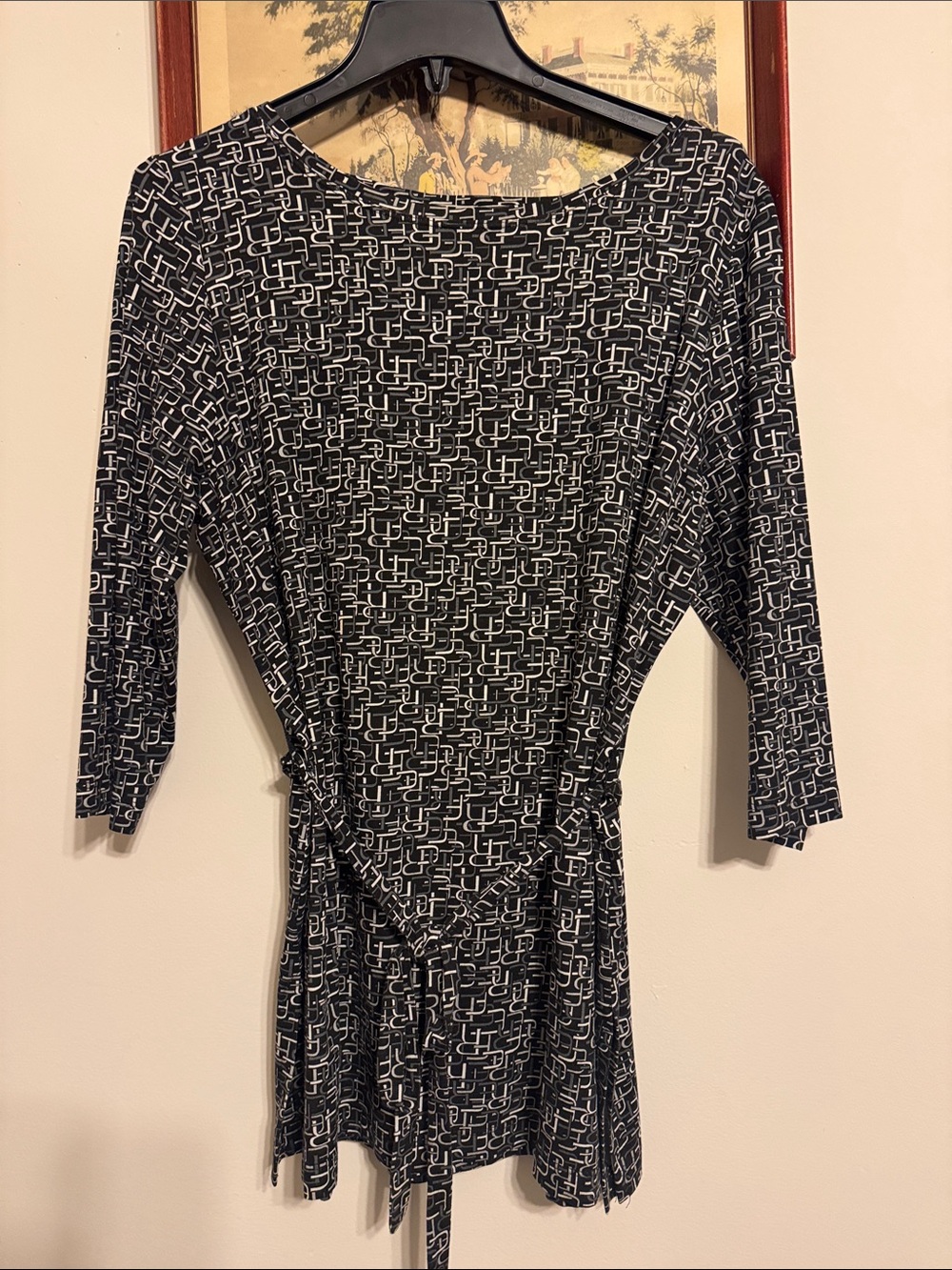 Macys Top Story Women’s Black & White 3/4 Sleeve Geometric Tie-Waist Top Large